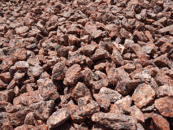 Nyhed Rød granitskærver 11-16 mm 0.25 m3 ca 400kg